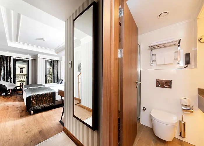 מלון Mukarnas Pera 4*